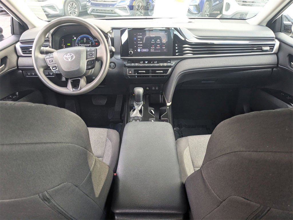 Used 2025 Toyota Camry LE image 28