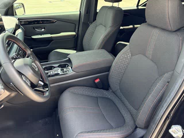 Used 2026 Honda Pilot Sport image 11