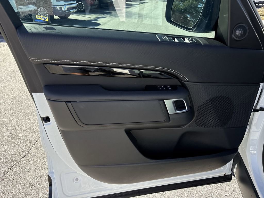 Used 2023 Land Rover Discovery S R-Dynamic image 23