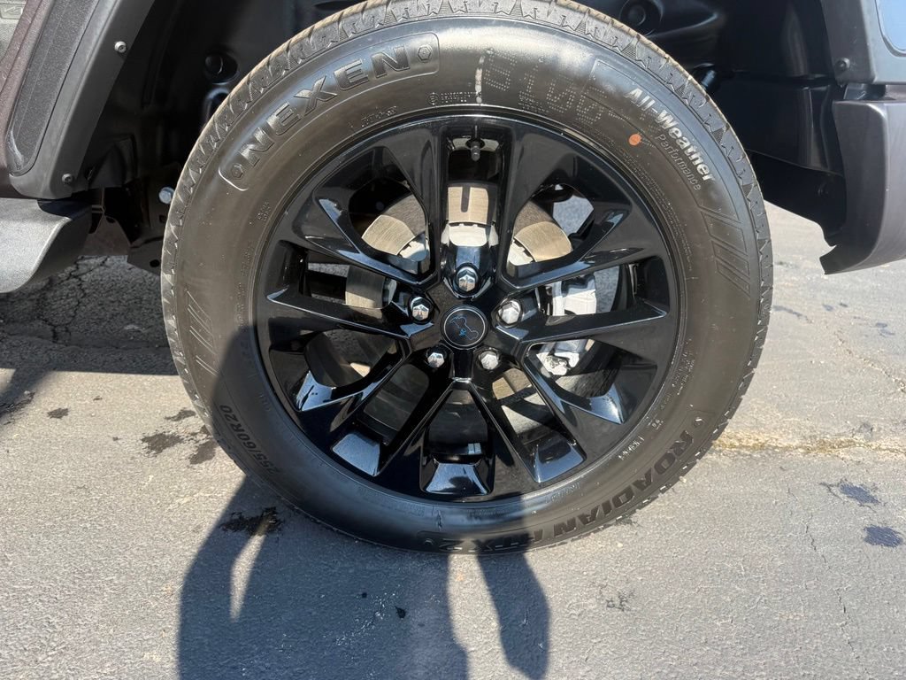 Used 2025 Jeep Wrangler Unlimited Sahara AWD/4WD image 35