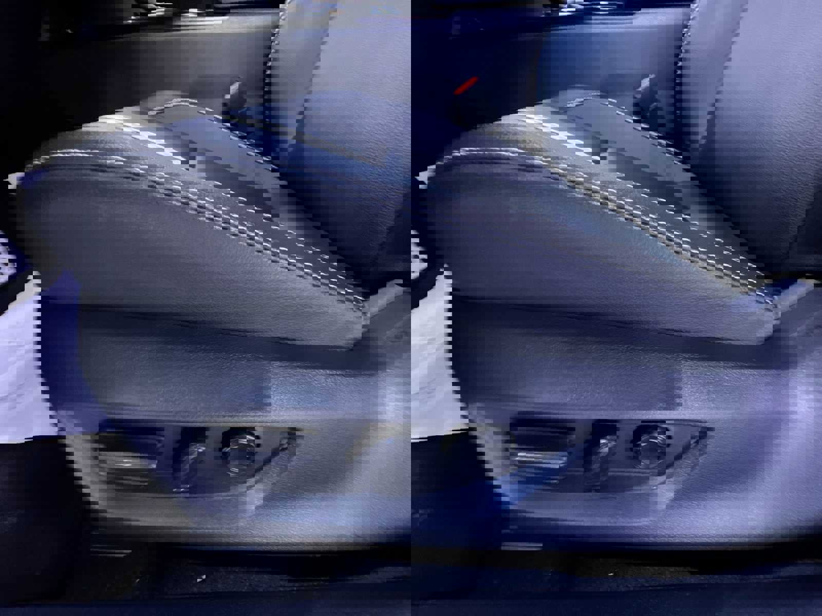 Used 2025 Toyota Camry SE w/ Convenience Package image 12