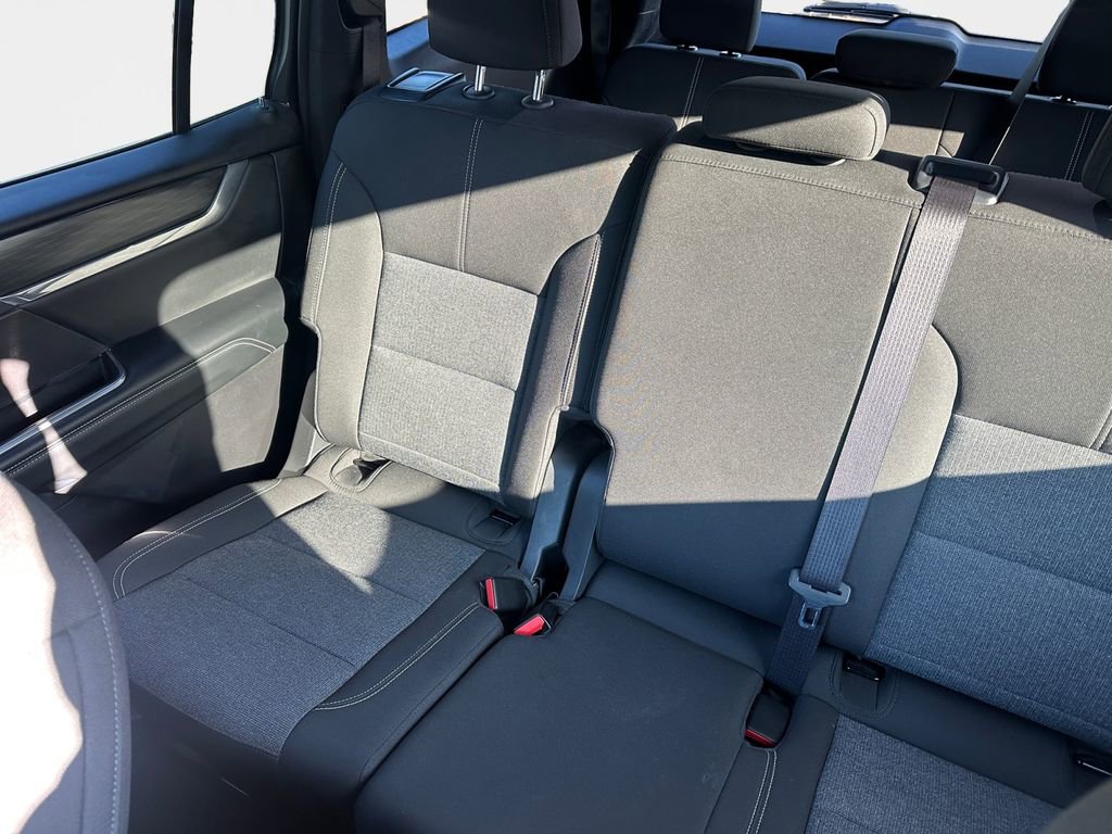 Used 2025 GMC Acadia Elevation image 9