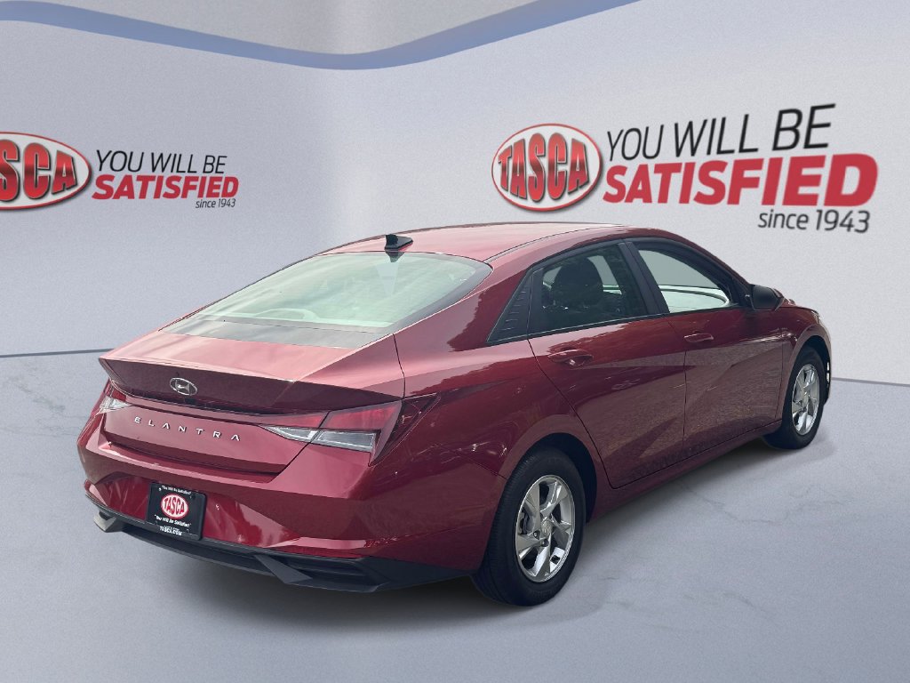 Used 2023 Hyundai Elantra SE w/ Cargo Package FWD image 6