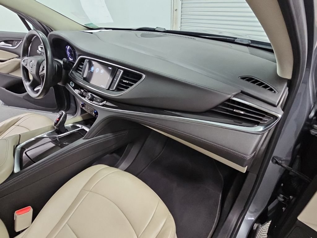 Used 2019 Buick Enclave Essence FWD image 37