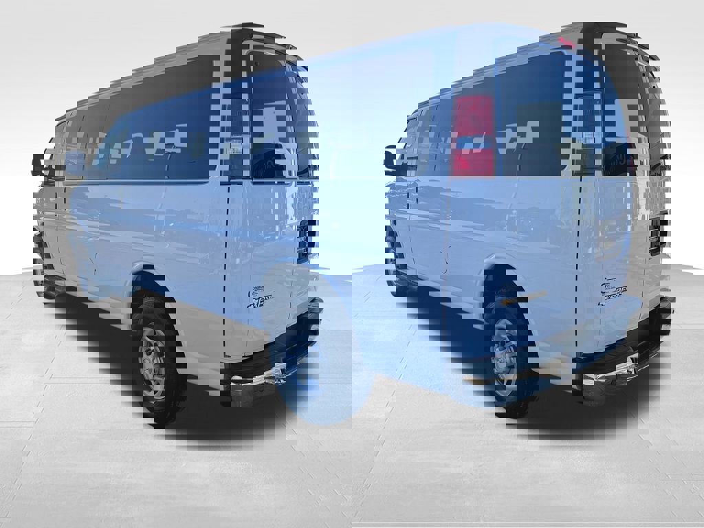 Used 2023 Chevrolet Express 3500 LT w/ LT Preferred Equipment Group image 4