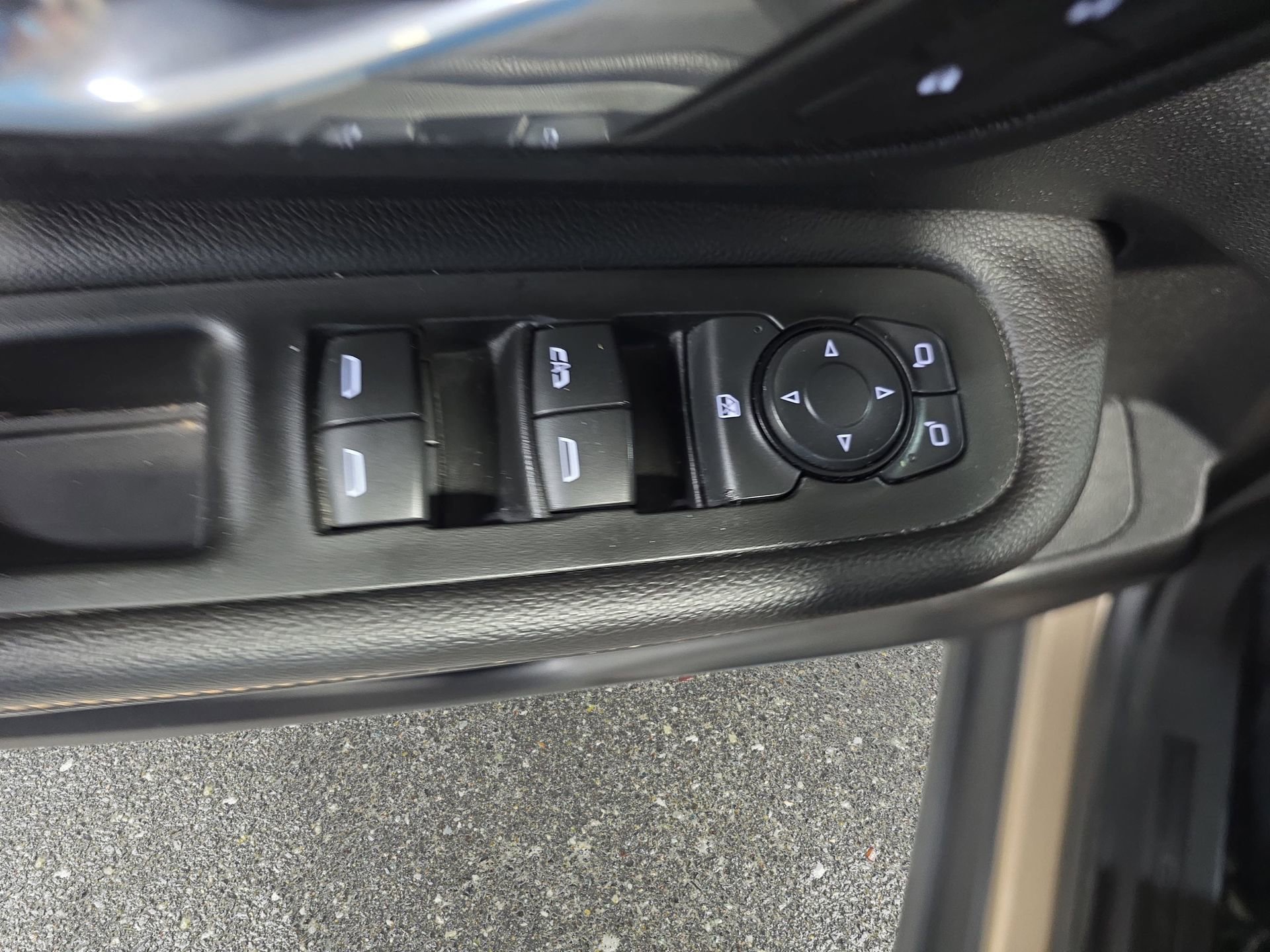 Used 2018 GMC Terrain SLE w/ Driver Convenience Package image 25