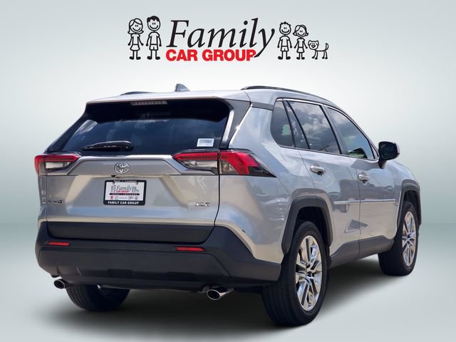 Used 2020 Toyota RAV4 XLE Premium FWD image 4