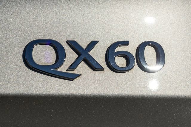 Used 2024 INFINITI QX60 Luxe w/ Performance Audio Package AWD/4WD image 5