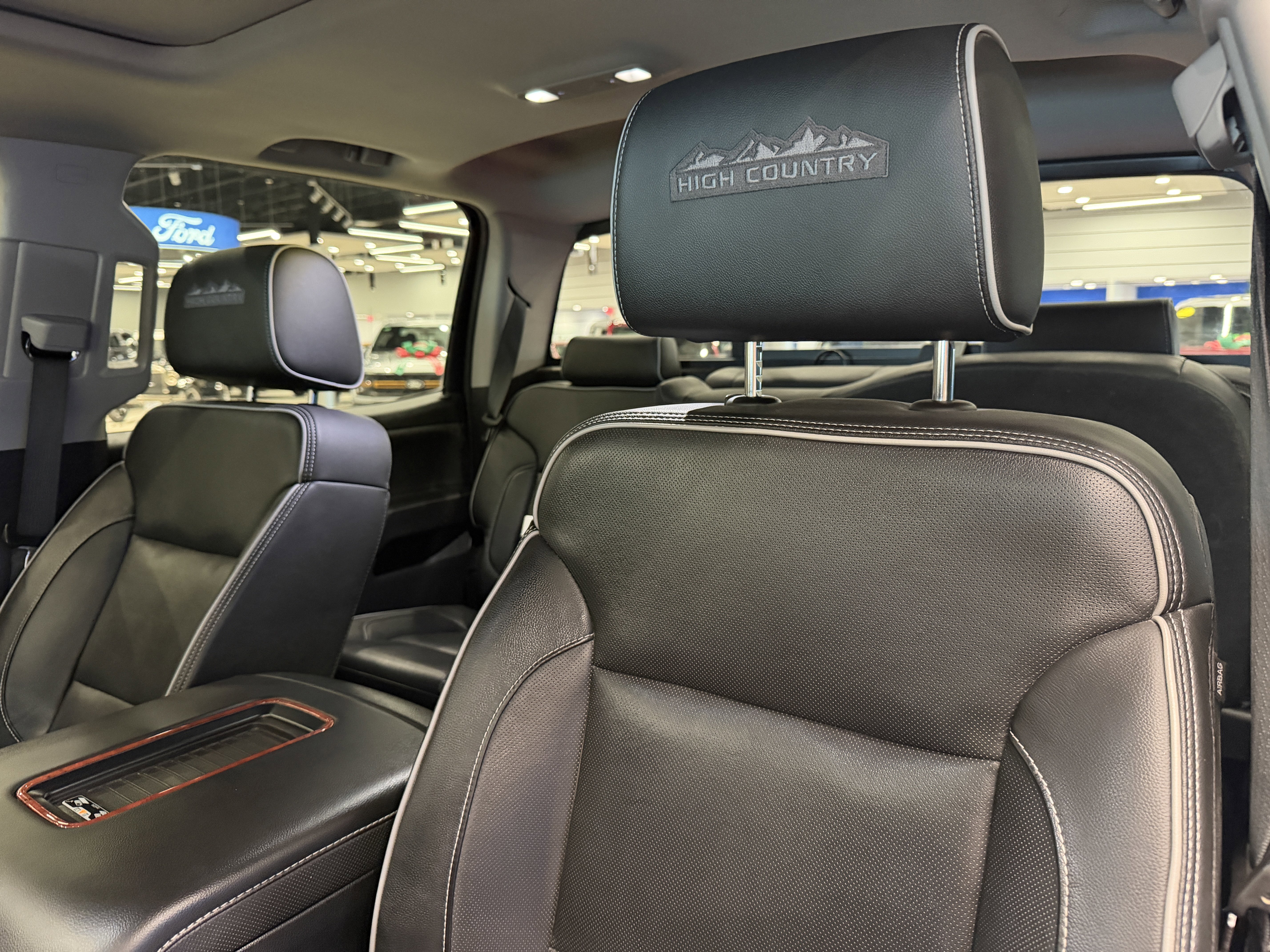 Used 2018 Chevrolet Silverado 1500 High Country image 12