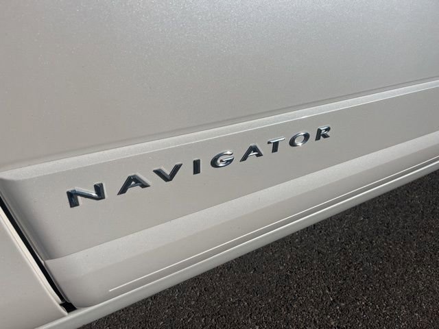 Used 2016 Lincoln Navigator L Select image 9