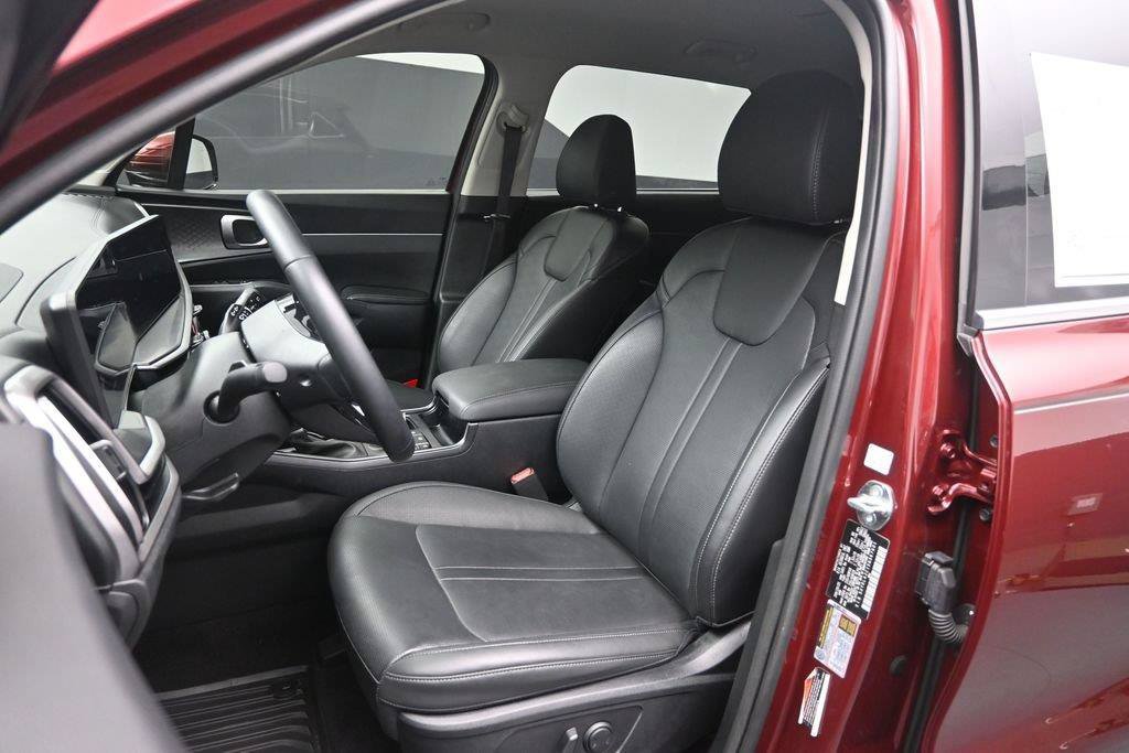 Used 2025 Kia Sorento S FWD image 18