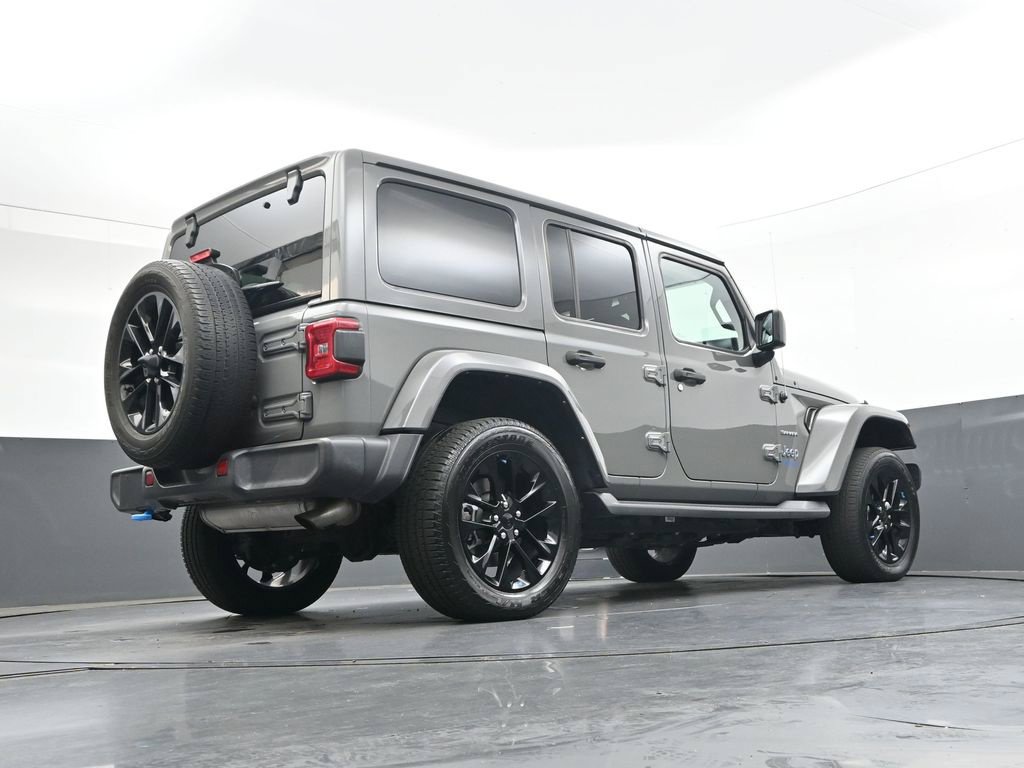 Used 2022 Jeep Wrangler Unlimited Sahara AWD/4WD image 34