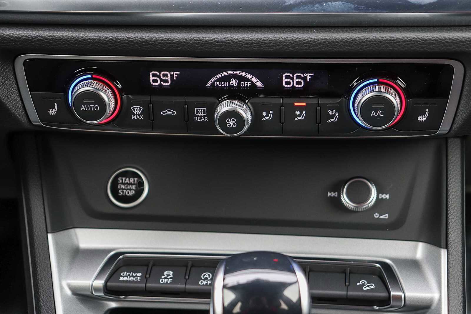 New 2025 Audi Q3 2.0T Premium image 16