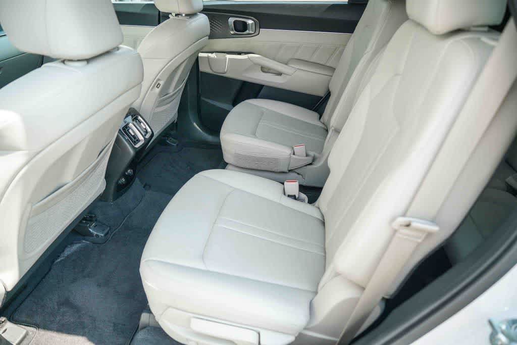Certified 2023 Kia Sorento SX AWD/4WD image 17
