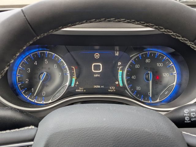 Certified 2025 Chrysler Pacifica Select image 24