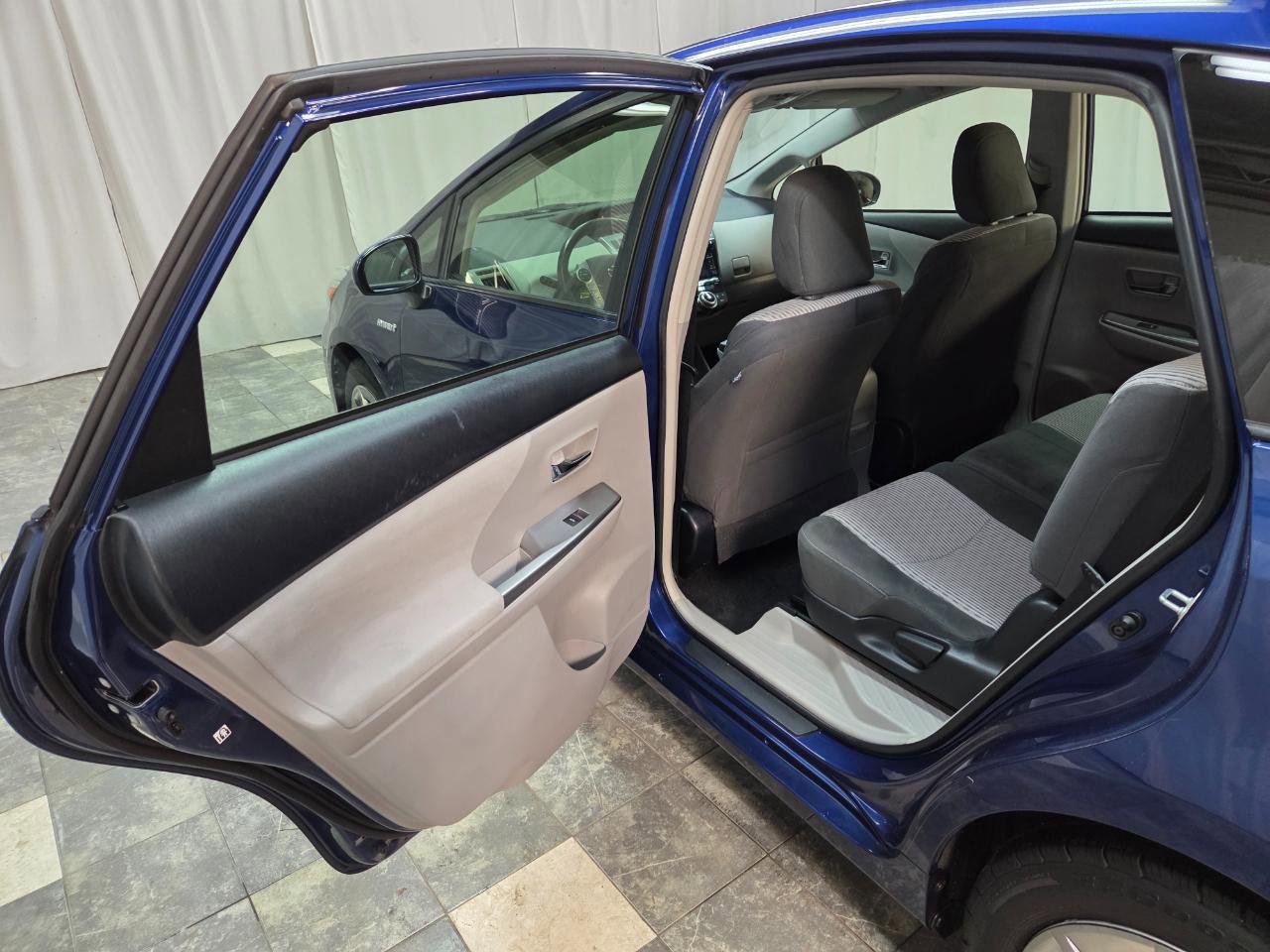 Used 2017 Toyota Prius V Three image 11