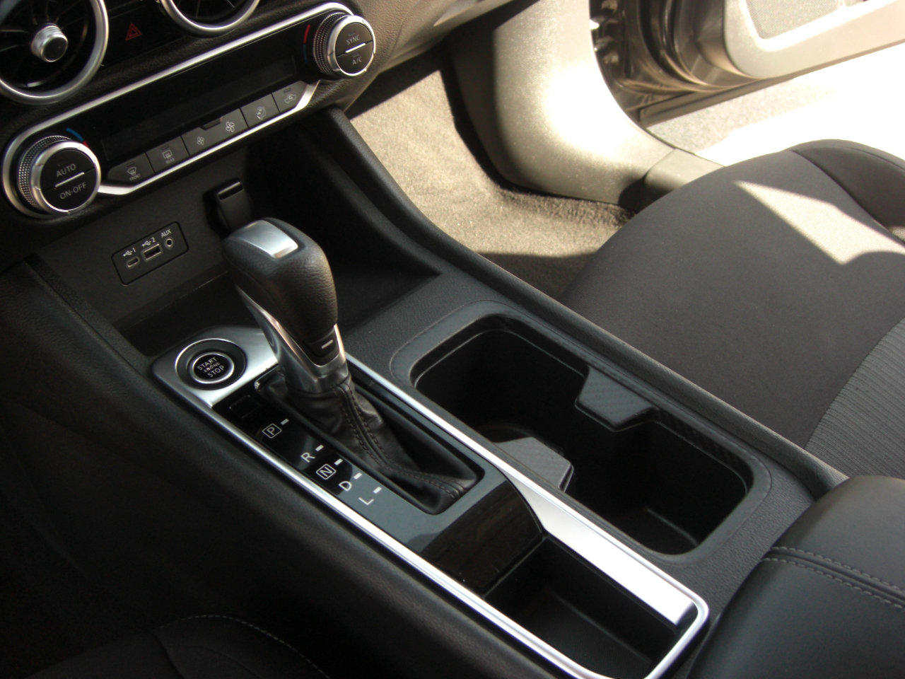 Used 2020 Nissan Sentra SV image 9