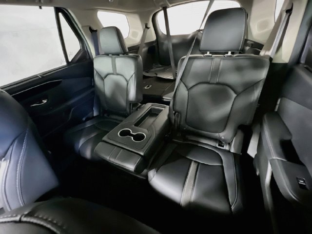Used 2025 Honda Pilot Touring image 27