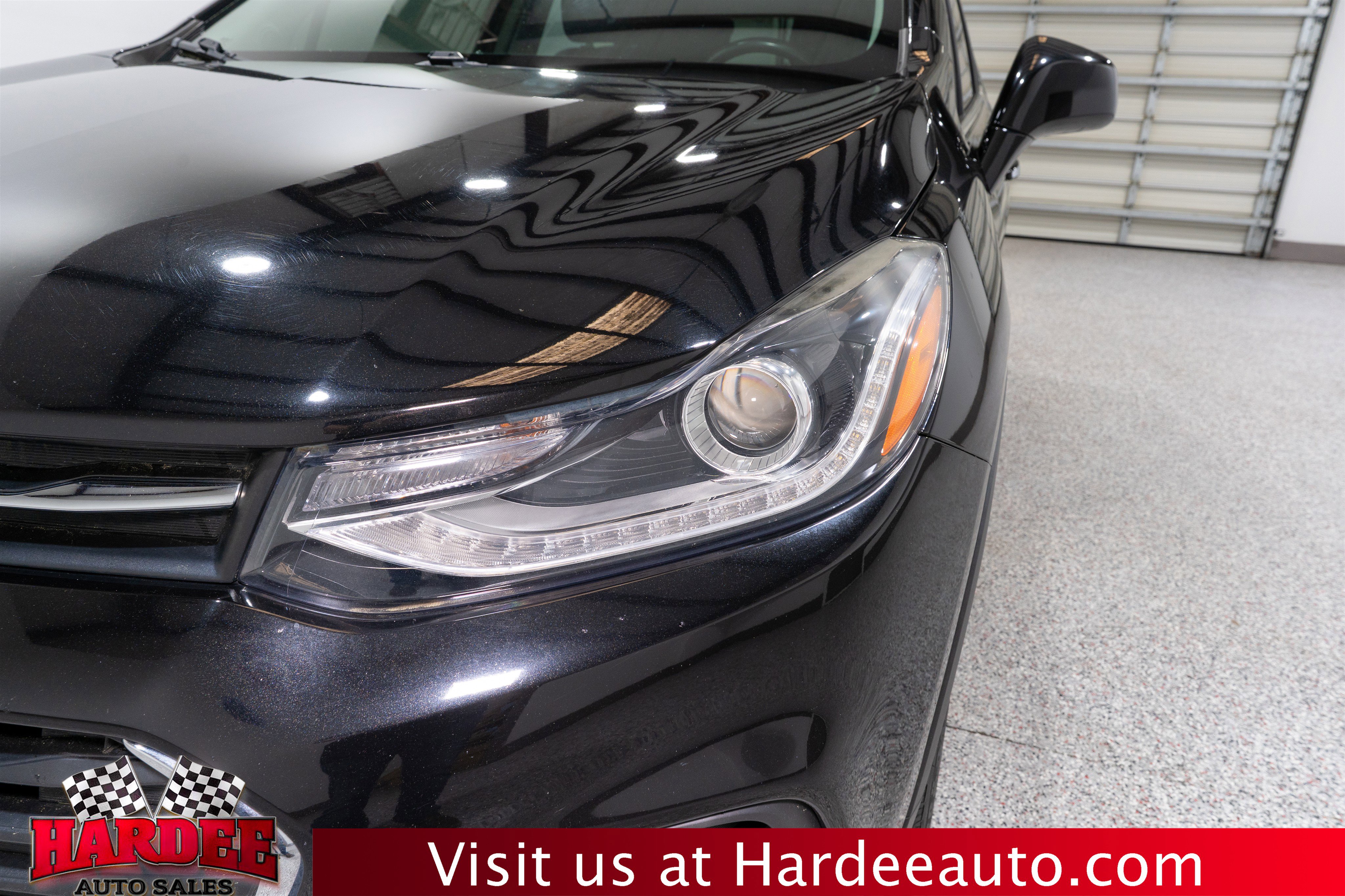 Used 2019 Chevrolet Trax LT w/ LT Convenience Package image 8