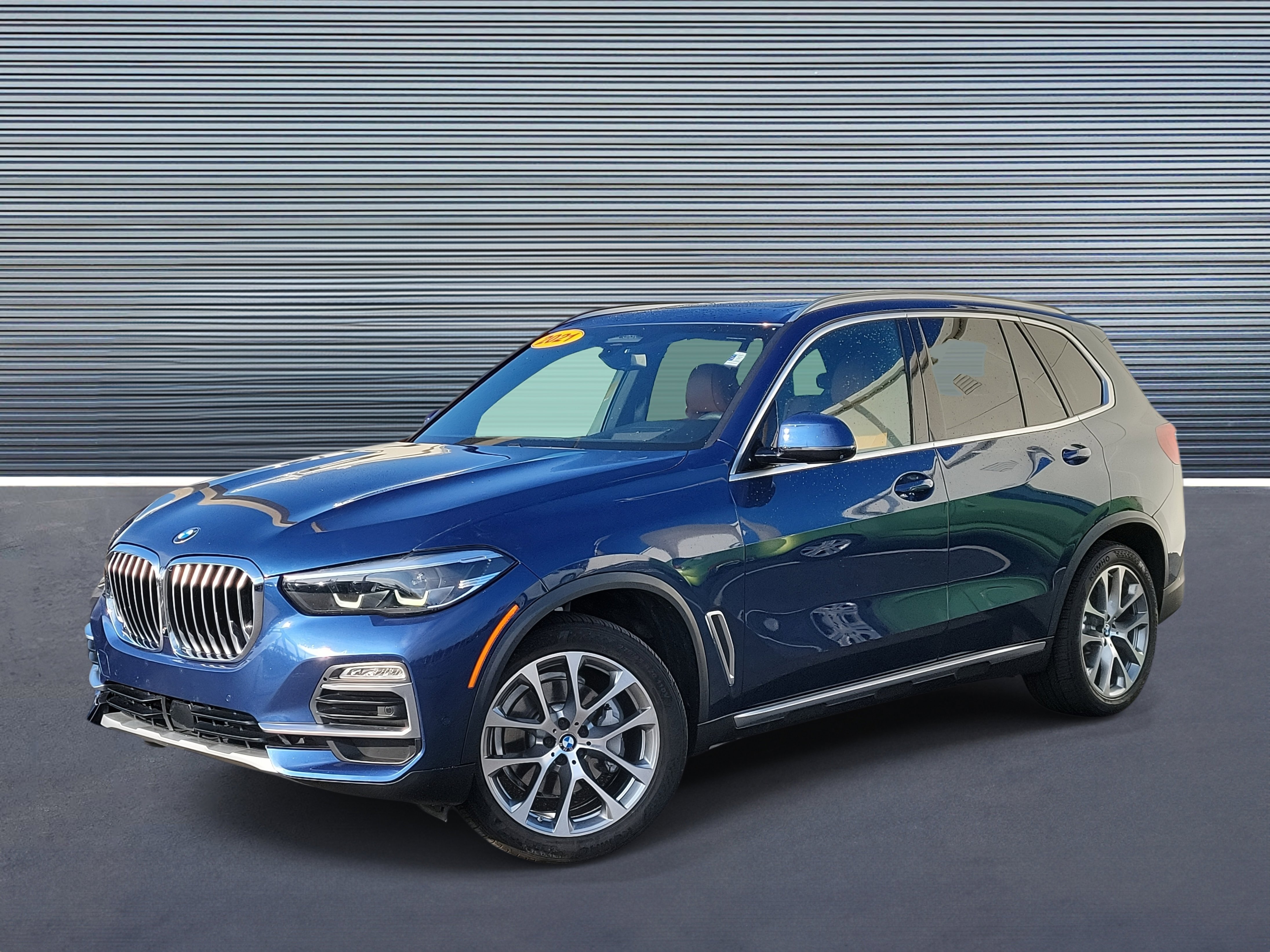 Used 2021 BMW X5 xDrive40i w/ Premium Package image 1