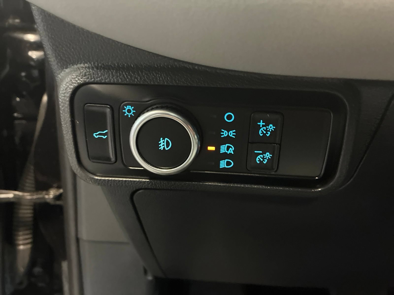 Used 2025 Ford Explorer Active w/ Active Comfort Package AWD/4WD image 19