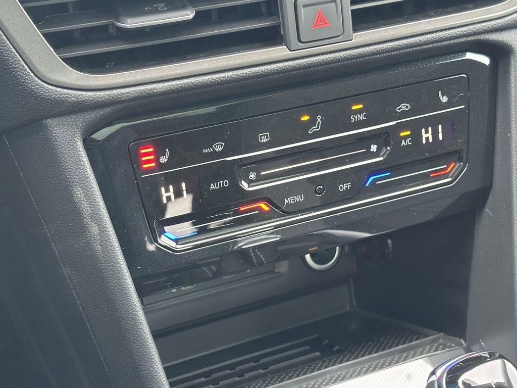 New 2026 Volkswagen Taos SE image 21