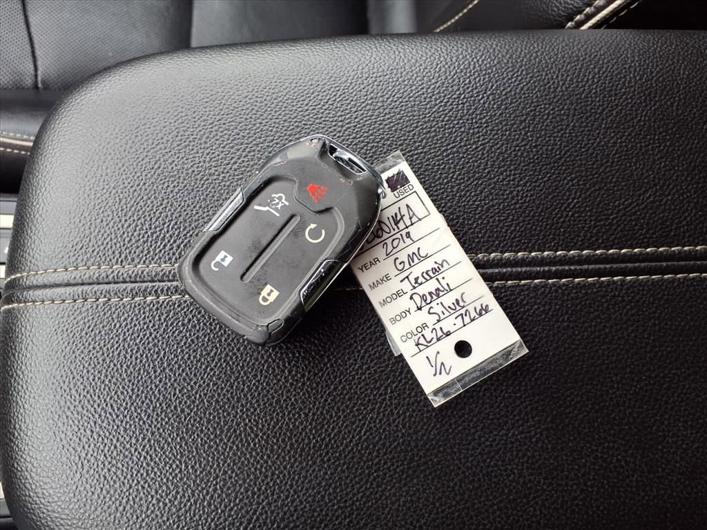 Used 2019 GMC Terrain Denali w/ Advanced Safety Package image 14