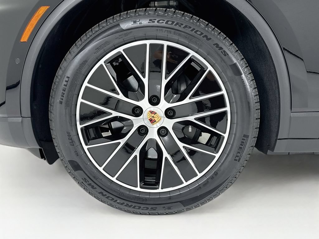 New 2026 Porsche Macan Electric RWD image 32