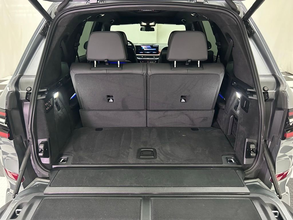 Used 2024 BMW ALPINA XB7 image 14