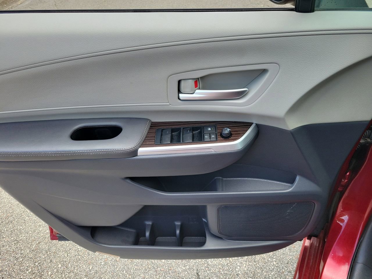 Used 2022 Toyota Sienna XLE FWD image 14