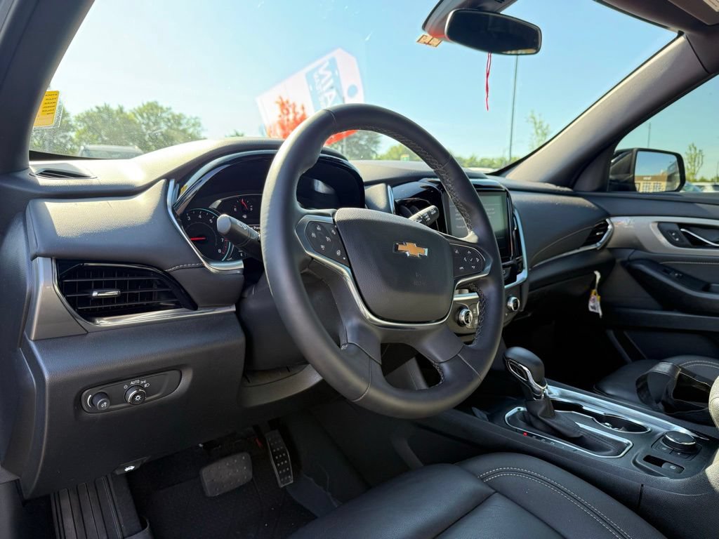 Used 2024 Chevrolet Traverse LT w/ LPO, Floor Liner Package FWD image 10