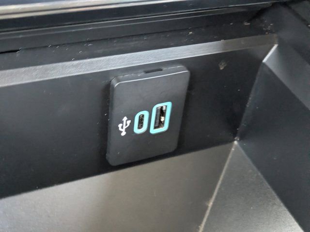 Used 2025 Ford F350 Lariat image 17