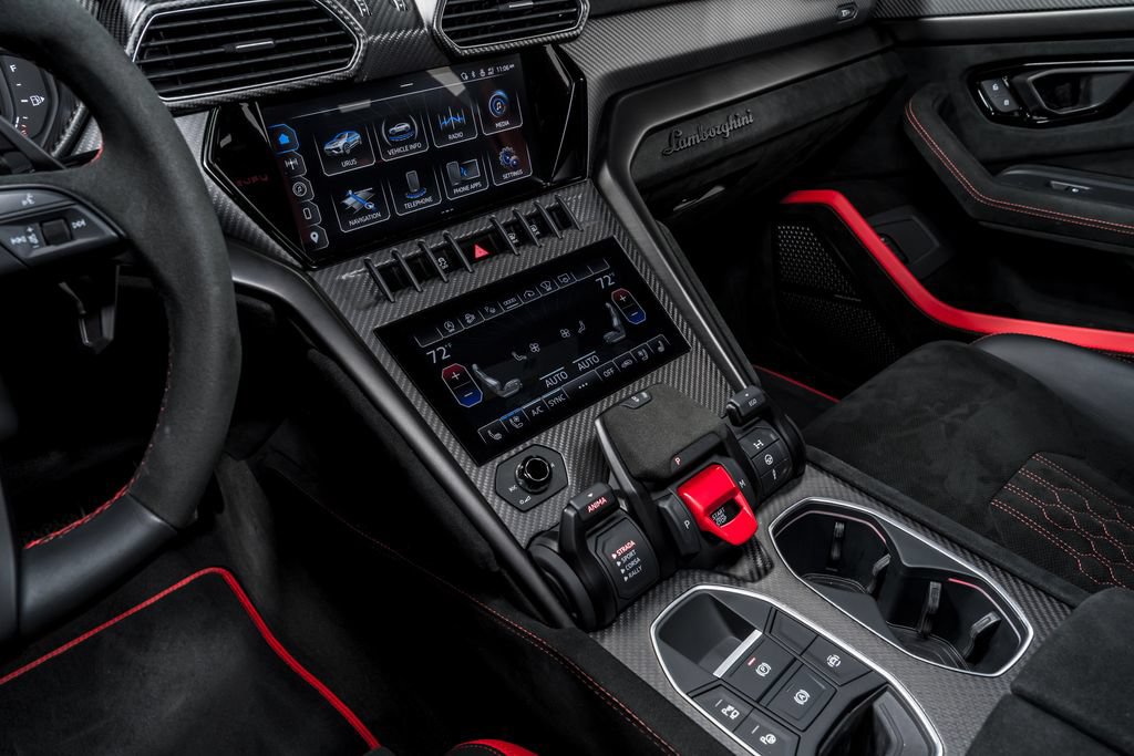 Used 2024 Lamborghini Urus Performante AWD/4WD image 24