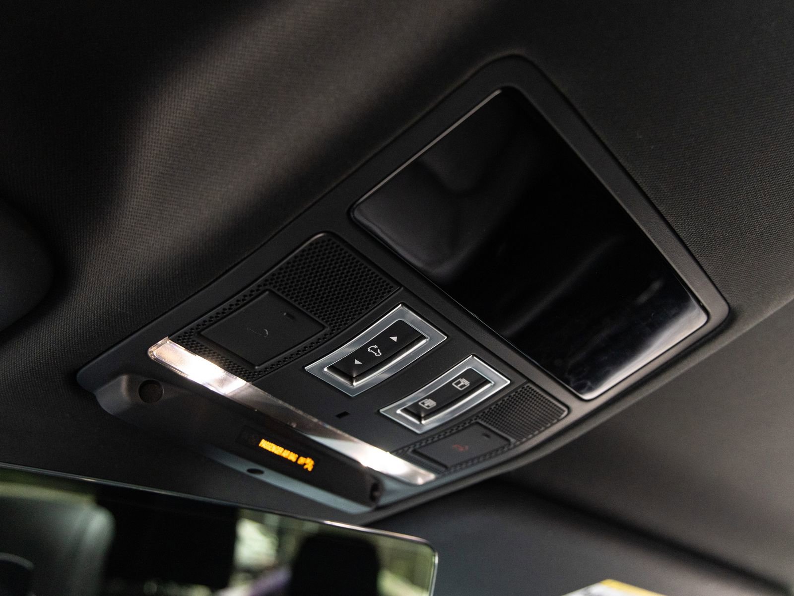 Used 2024 Land Rover Defender 90 Carpathian Edition image 16