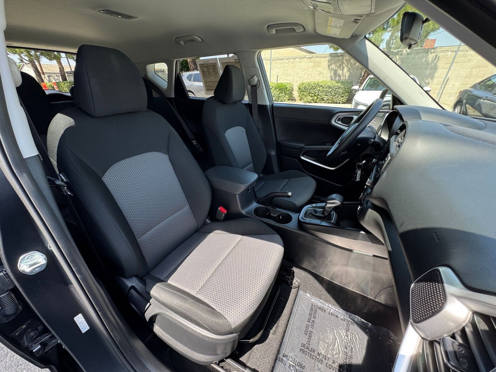 Used 2025 Kia Soul LX w/ LX Technology Package FWD image 34