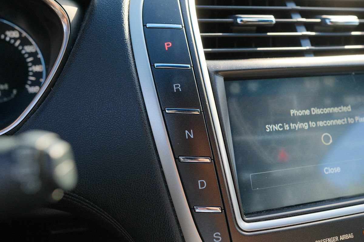 Used 2016 Lincoln MKX Select w/ Select Plus Package FWD image 23