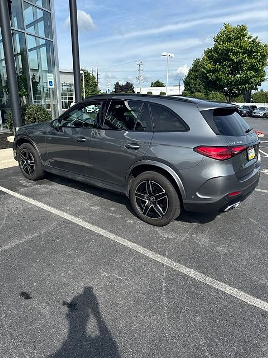 Used 2023 Mercedes-Benz GLC 300 4MATIC image 5