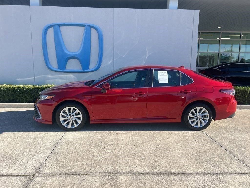 Used 2024 Toyota Camry LE image 5