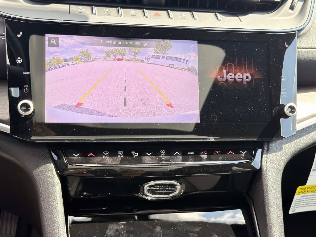 New 2026 Jeep Grand Cherokee Limited AWD/4WD image 7