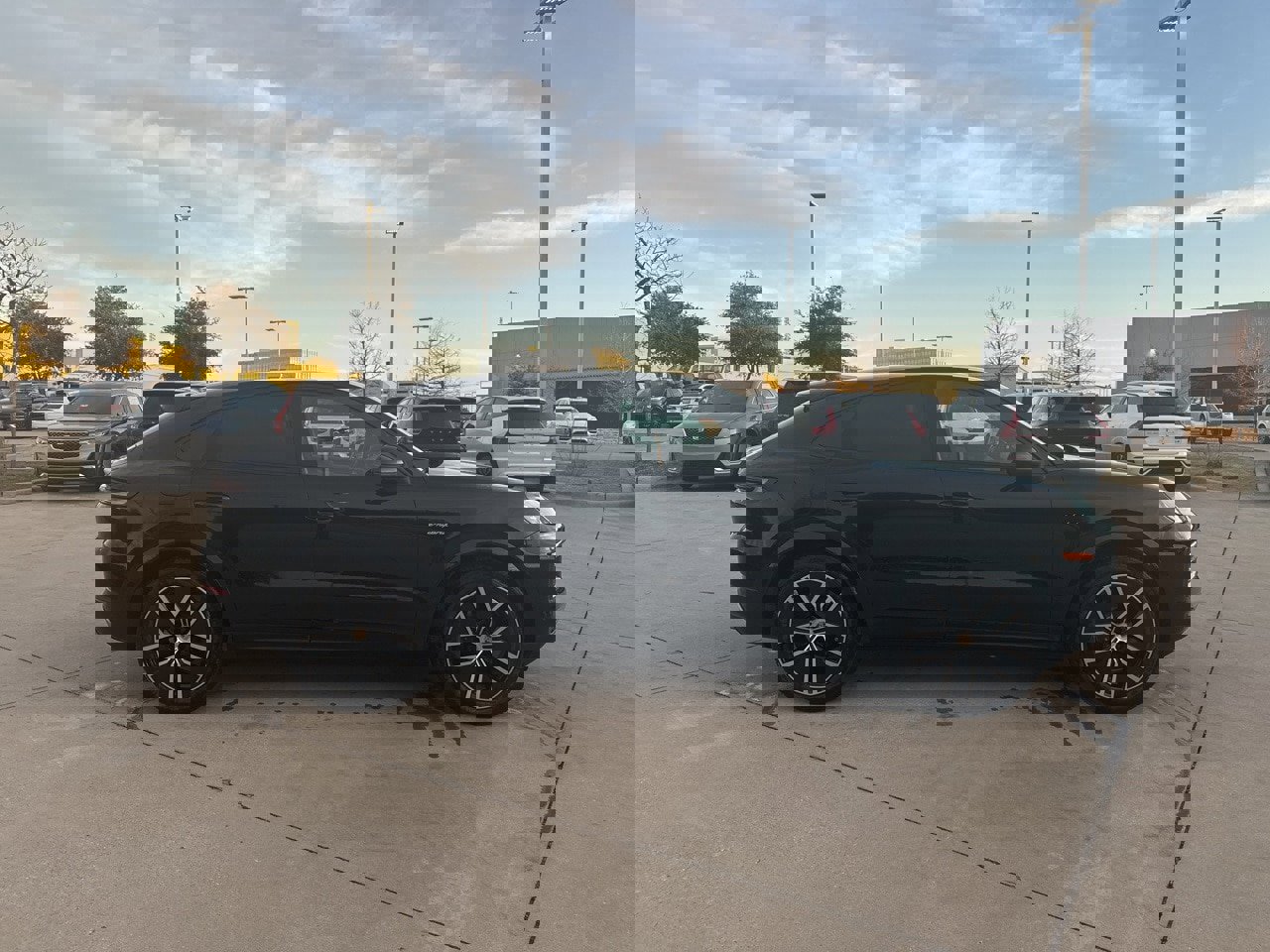 Used 2024 Porsche Cayenne Coupe image 4