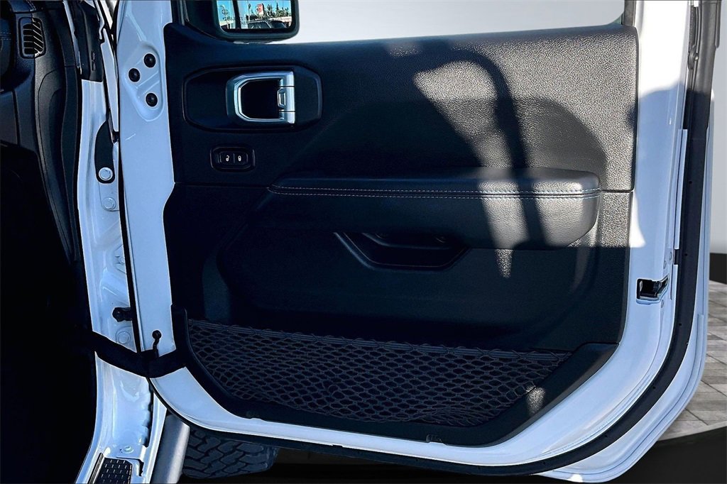 Used 2021 Jeep Wrangler Unlimited Rubicon 4xe w/ Steel Bumper Group image 25