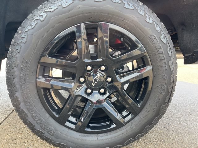 Used 2025 Chevrolet Silverado 1500 LT Trail Boss w/ Convenience Package II AWD/4WD image 25