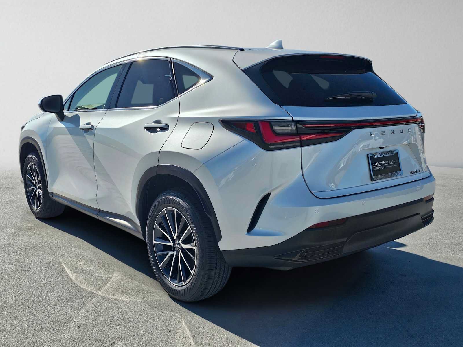 Certified 2025 Lexus NX 250 FWD image 5