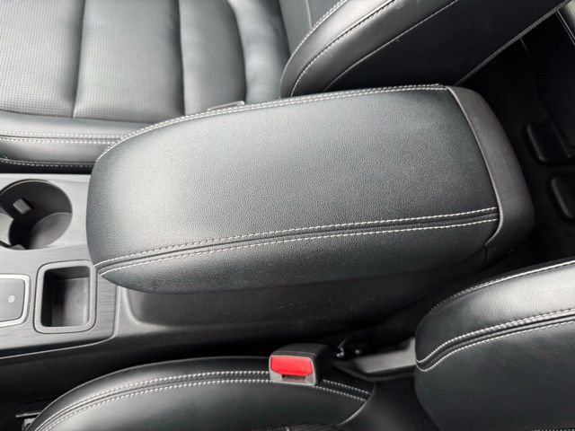 Certified 2025 Ford Escape Platinum AWD/4WD image 18