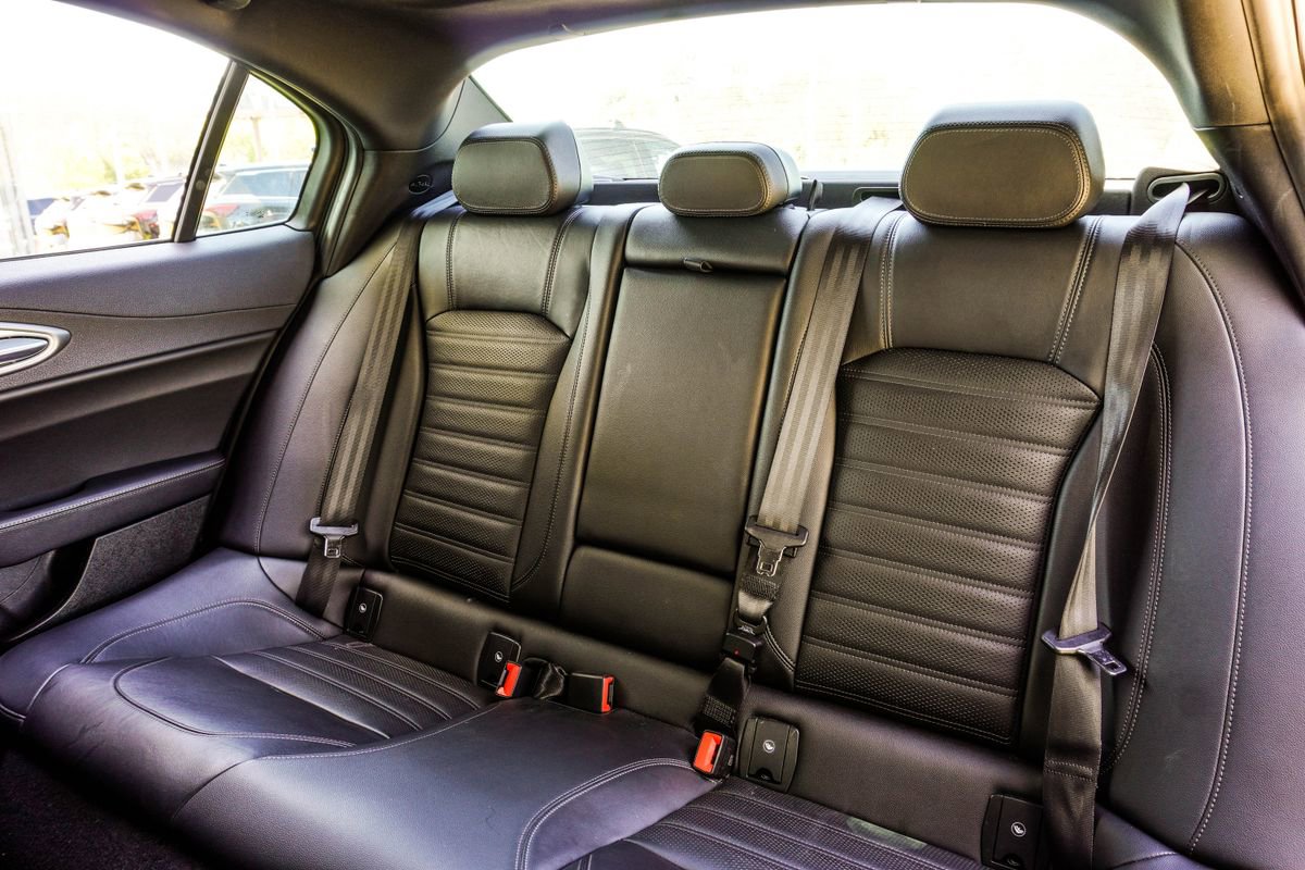 Used 2022 Alfa Romeo Giulia Veloce image 38