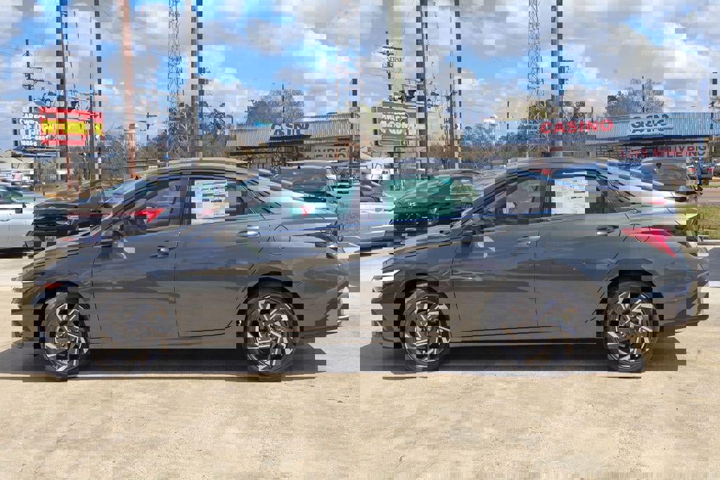New 2026 Hyundai Elantra Limited image 29