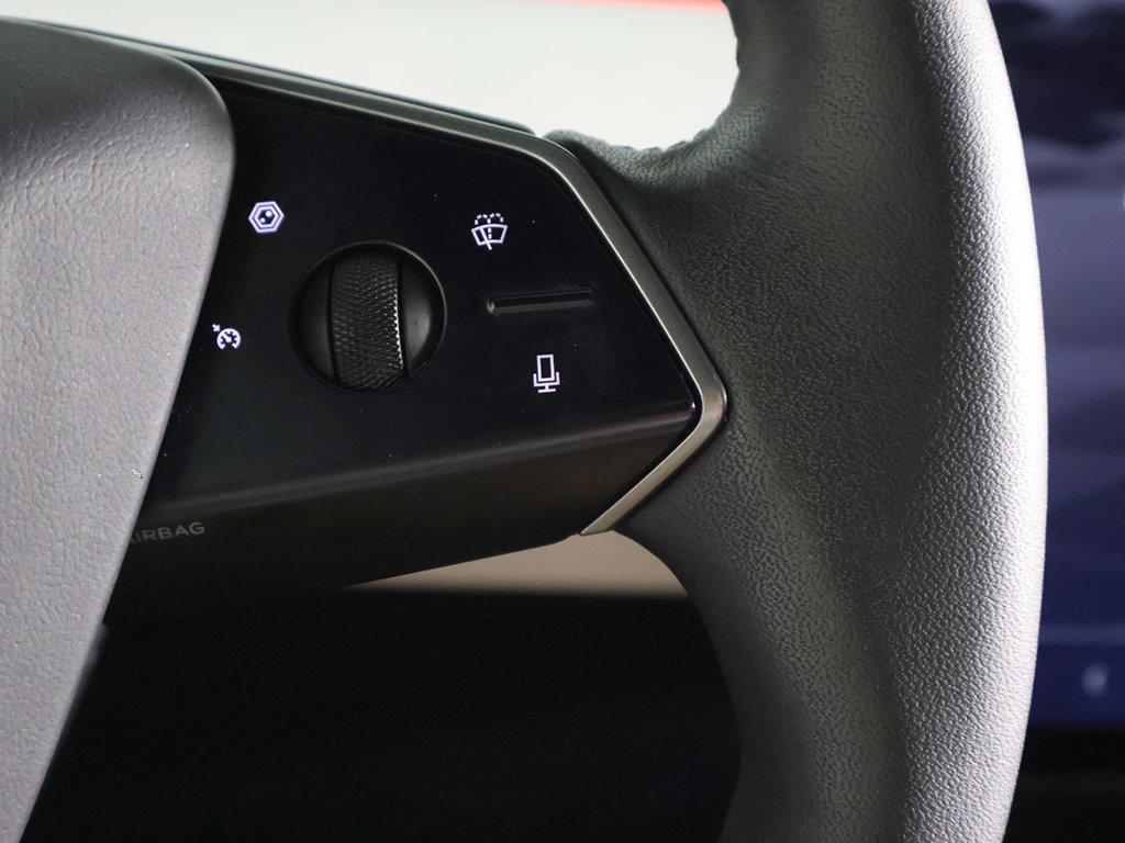 Used 2024 Tesla Cybertruck AWD Crew Cab image 33
