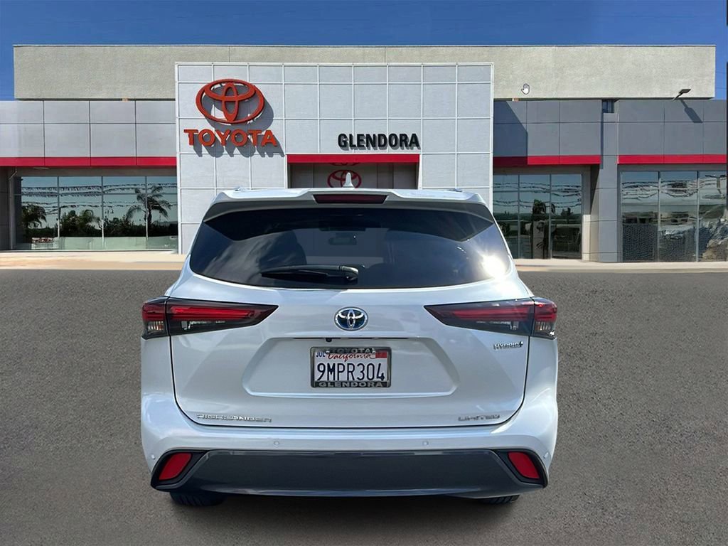 Used 2024 Toyota Highlander Limited image 4