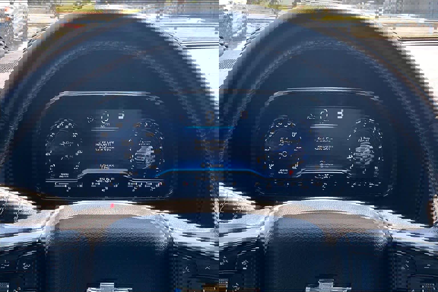 Used 2023 Chevrolet Suburban LT w/ Luxury Package image 25