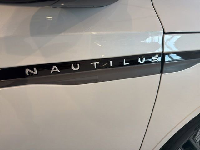 Used 2024 Lincoln Nautilus Reserve w/ Equipment Group 202A image 7